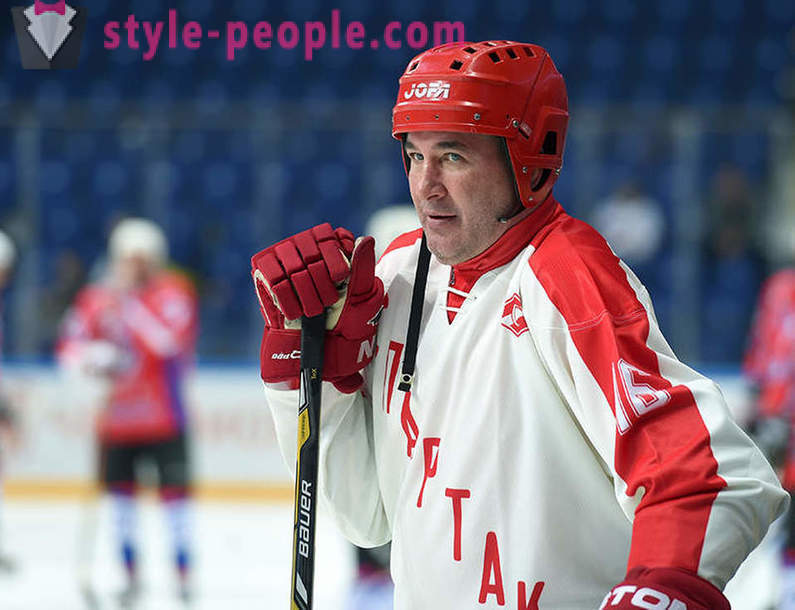 Aleksandras Kozhevnikov, ledo ritulio žaidėjas: biografija, šeima, sporto pasiekimai