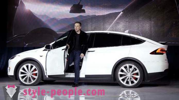 Automobiliai iš garažo Elon Musk