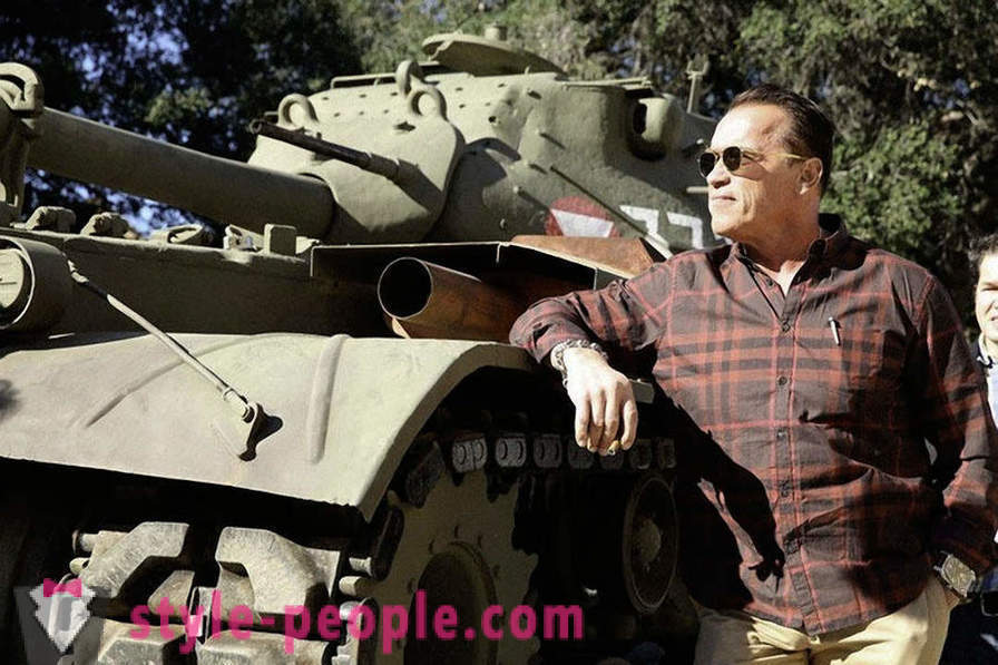 Arnoldas Schwarzeneggeris biuro kariuomenėje