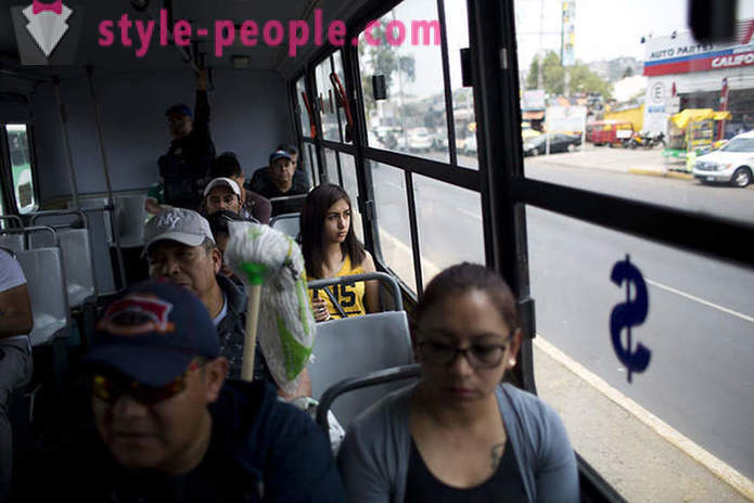 Kodėl Meksikas gyventojai pirkti manekeno mobiliuosius telefonus