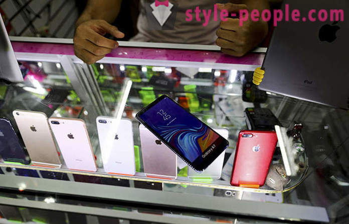 Kodėl Meksikas gyventojai pirkti manekeno mobiliuosius telefonus