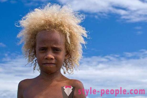 Juodosios gyventojų Melanezijos su šviesūs plaukai istorija