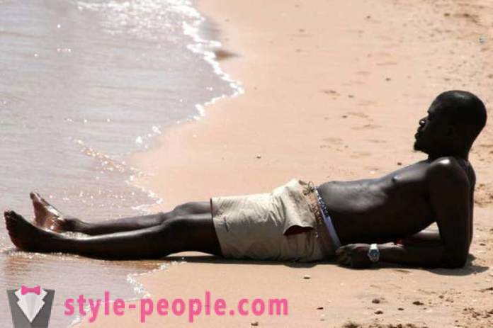 Kodėl afrikiečiai jau tamsios odos, jei ji yra greitai šildomas saulės?