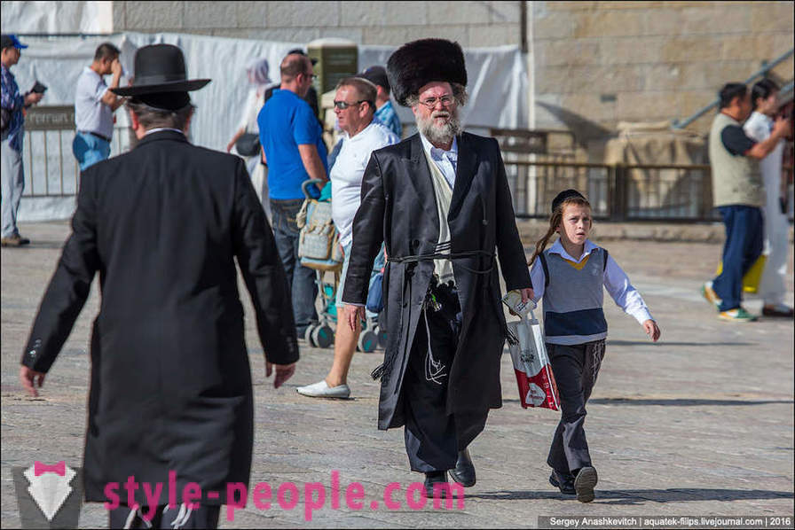 Kodėl religinės žydų dėvėti specialius drabužius