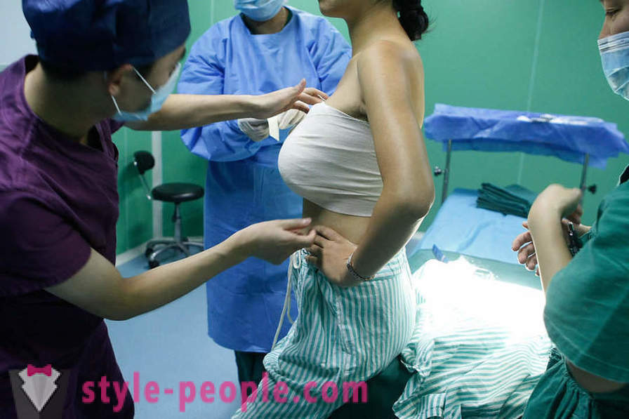 Japonijoje, jie pradėjo didinti krūtinę per dieną