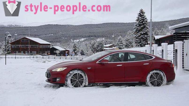Tesla Motors rengiasi oficialaus išleidimo į Rusijos rinką