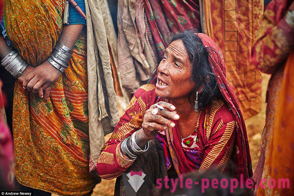 Paskutinės medžiotojas-rinkėjas: iš primityvios genties Nepale gyvenimas