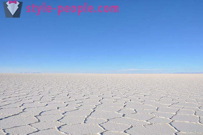 Kelionė per didžiausioje pasaulyje druskos dykumoje