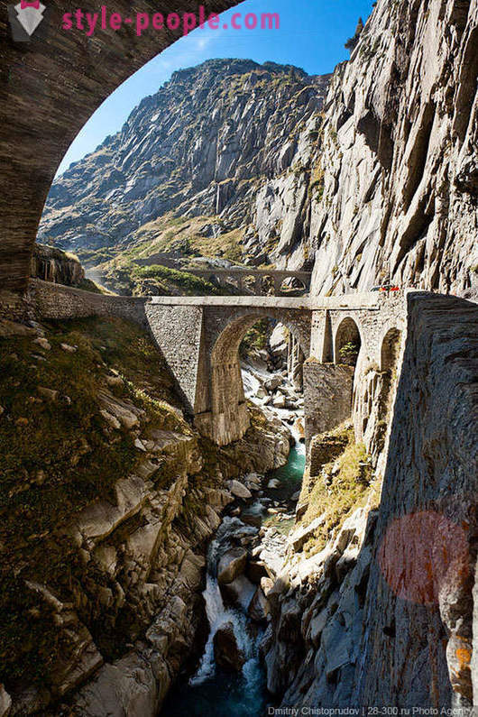 Velnio tiltas ir Šveicarijoje Suvorovo