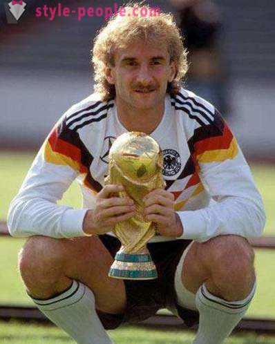 Rudi Völler - vokiečių futbolininkas ir treneris: biografiją, sporto pasiekimai