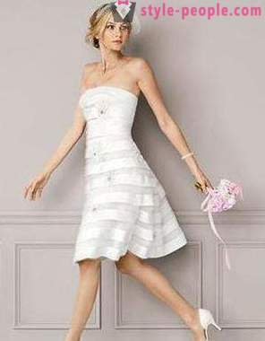 Lacy baltos suknelės trumpas