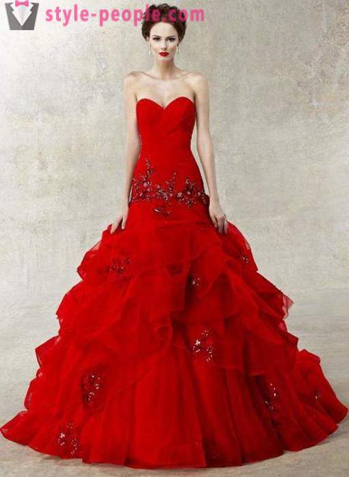Raudonas arba baltas vestuvinė suknelė?