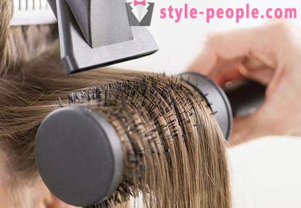 Šepečiu plaukai - profesionali stiliaus namuose