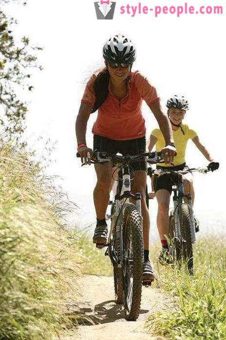 Moterų istorijos: kaip pasirinkti, kad dviračio rėmo dydį?