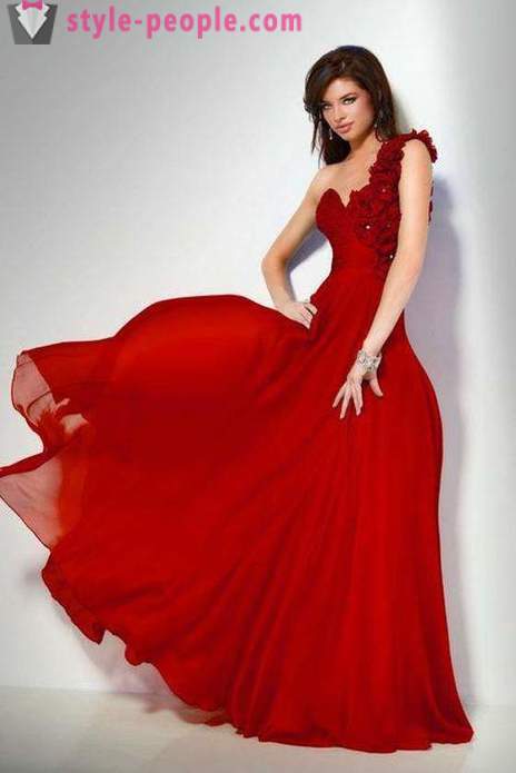 Madingi raudonos suknelė grindys